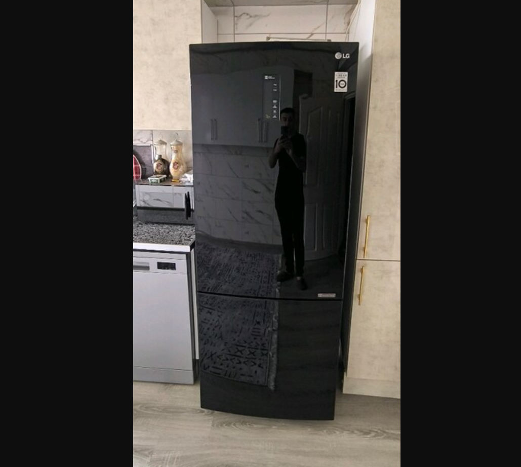 LG buzdolabı siyah renk 1 aylık siyah cam