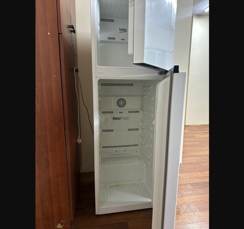 defolu beko buzdolabı teşhir dolap